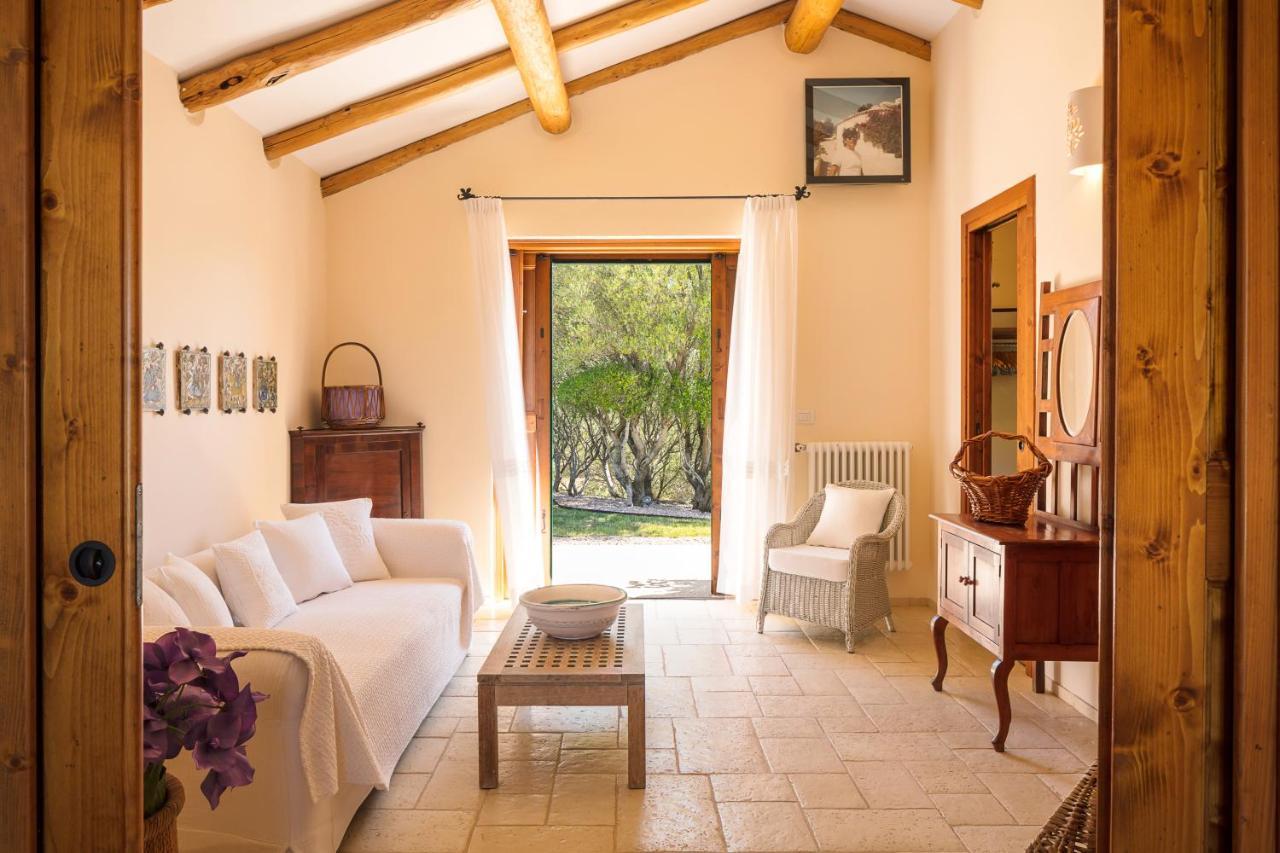 Bed and Breakfast Albero Capovolto Golfo Aranci Exterior foto